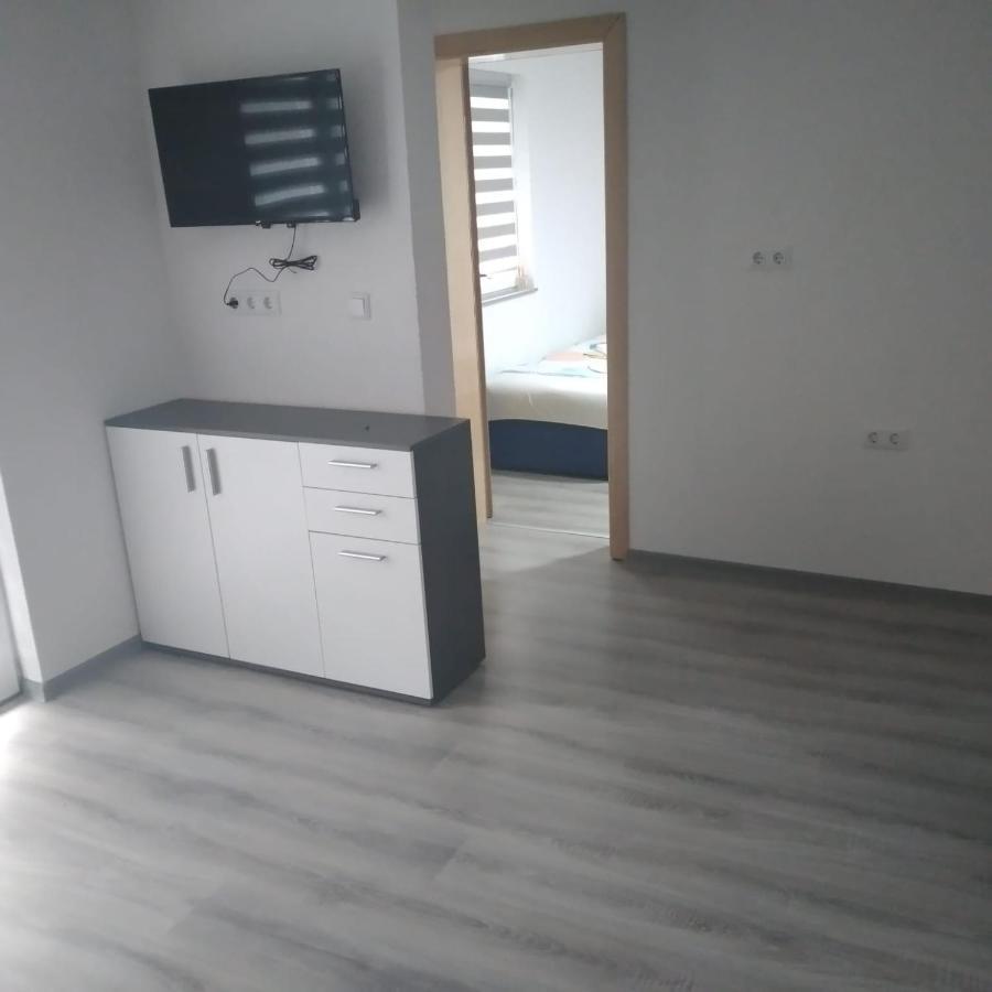 Iva Apartmani Яйце Экстерьер фото