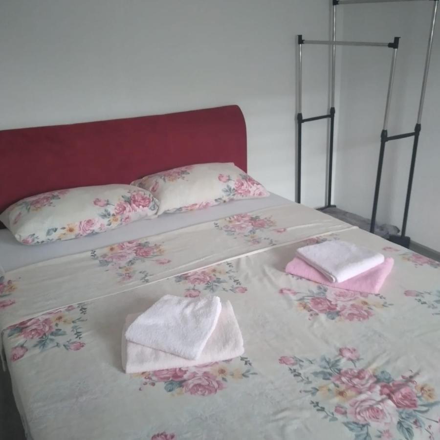 Iva Apartmani Яйце Экстерьер фото